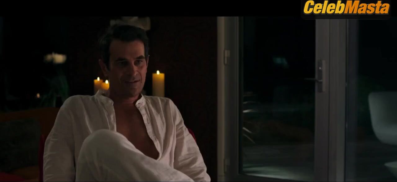 Demi Moore And Zoe Kravitz’s Lesbian Scene From - Photo 1 of 5 photo 5