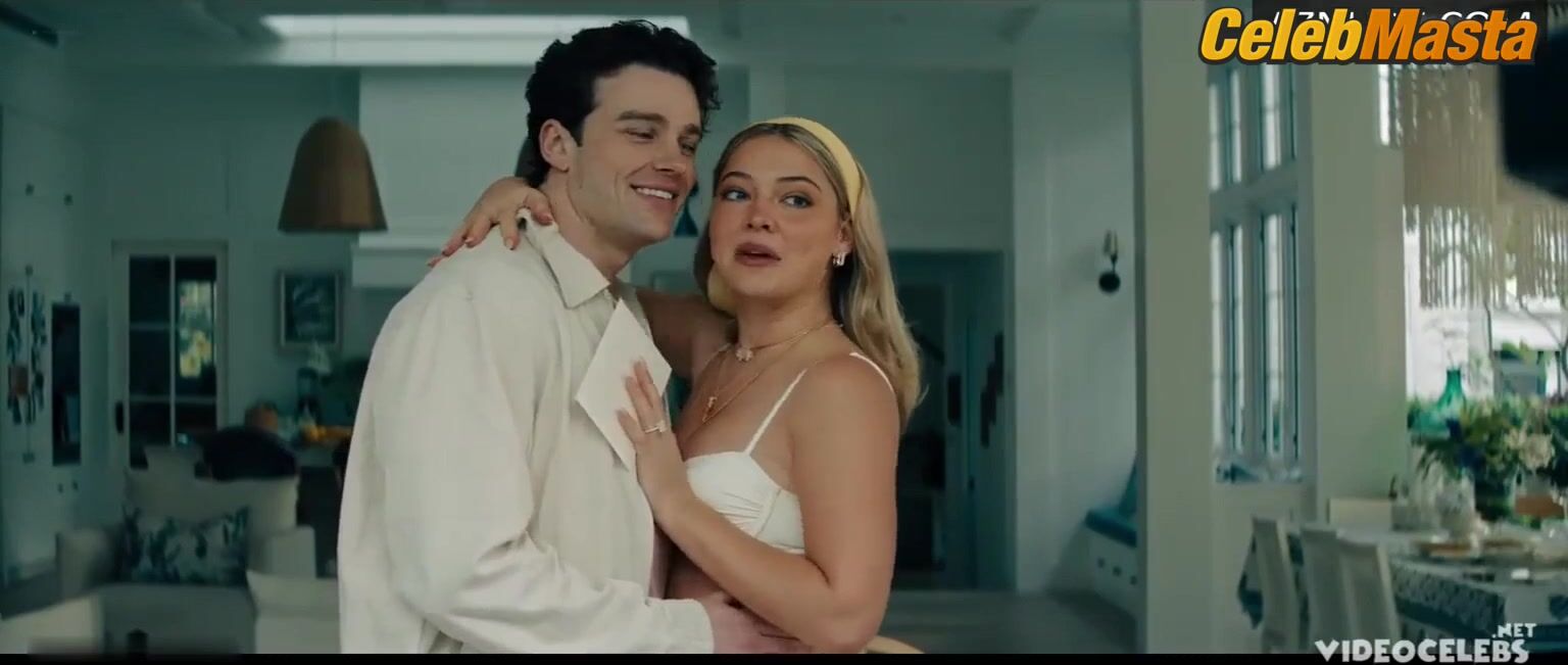 Madelyn Cline ’s Lesbian Scene In I Know What You - Photo 1 of 5 photo 4