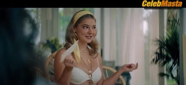 Madelyn Cline ’s Swimsuit Scene In I Know What You - Photo 1 of 5 photo 5