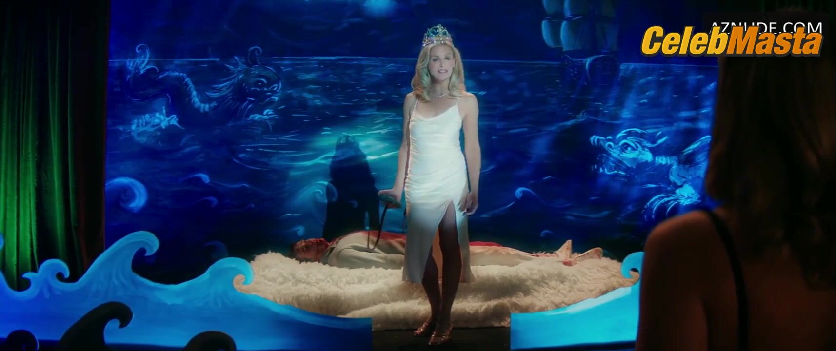 Madelyn Cline Sarah Michelle Gellar And Sexy Scene From I - Photo 2 of 5