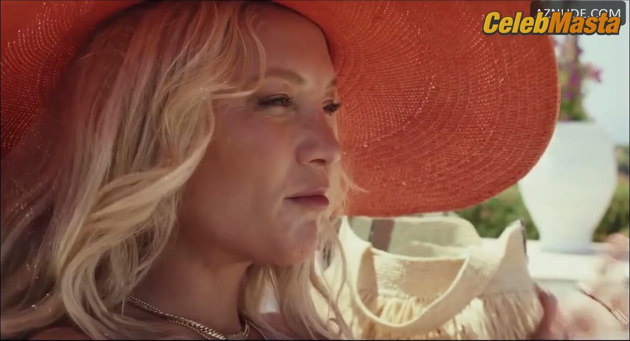 Kate Hudson And Madelyn Cline Bikini Scene In Glass - Photo 1 of 5 photo 5
