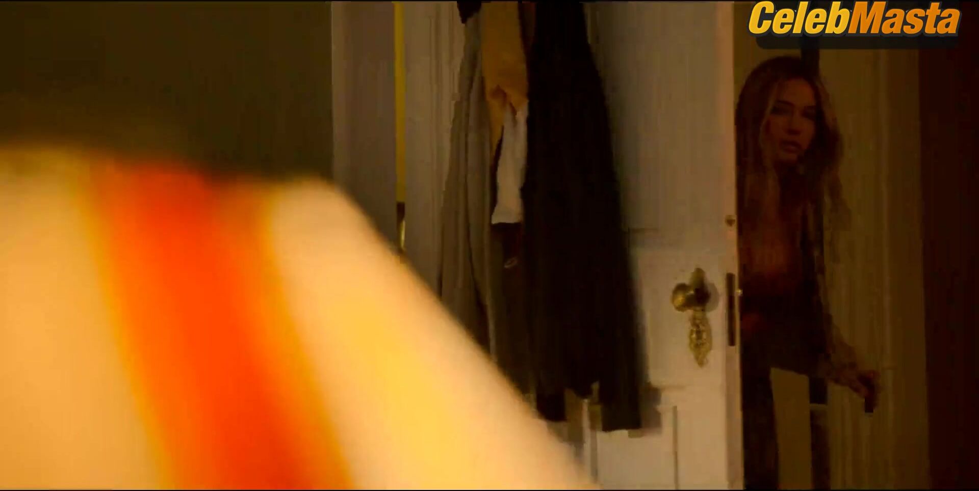 Madelyn Cline Hot Scene In Outer Banks - Photo 1 of 5 photo 2