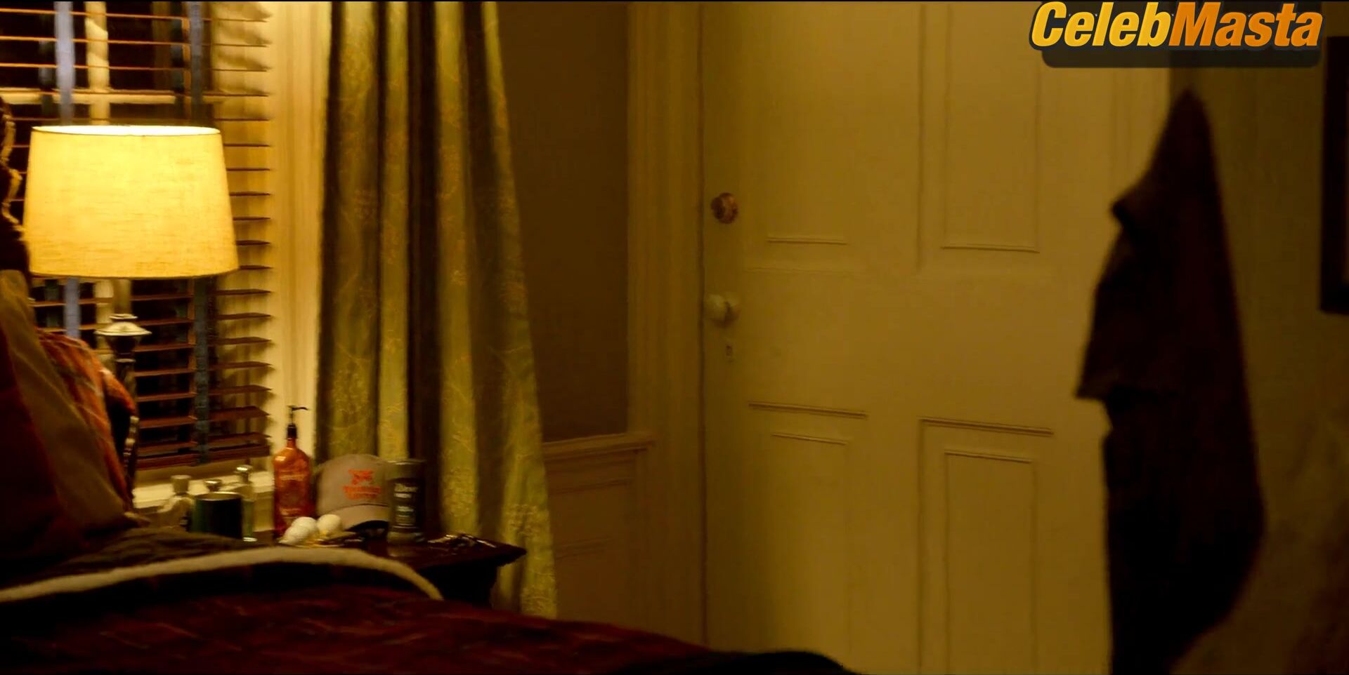 Madelyn Cline Hot Scene In Outer Banks - Photo 1 of 5 photo 5