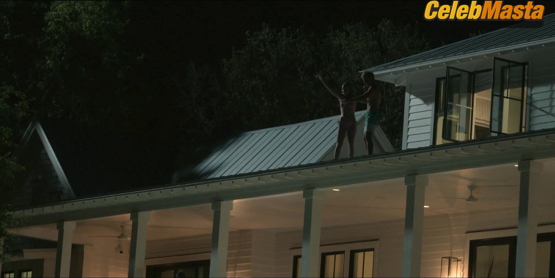 Madelyn Cline Flaunts Bikini Scene In Outer Banks - Photo 1 of 5 photo 2