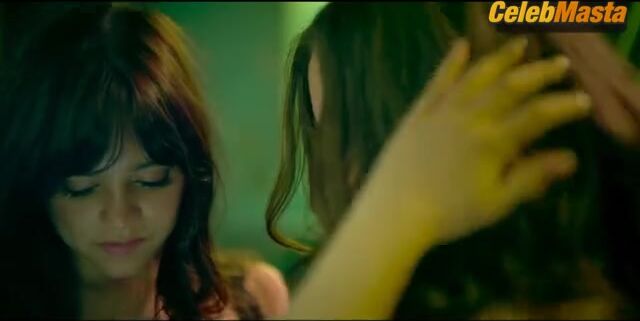 Gideon Adlon Jenna Ortega And Underwear, Lesbian Scene - Photo 2 of 5 photo 3