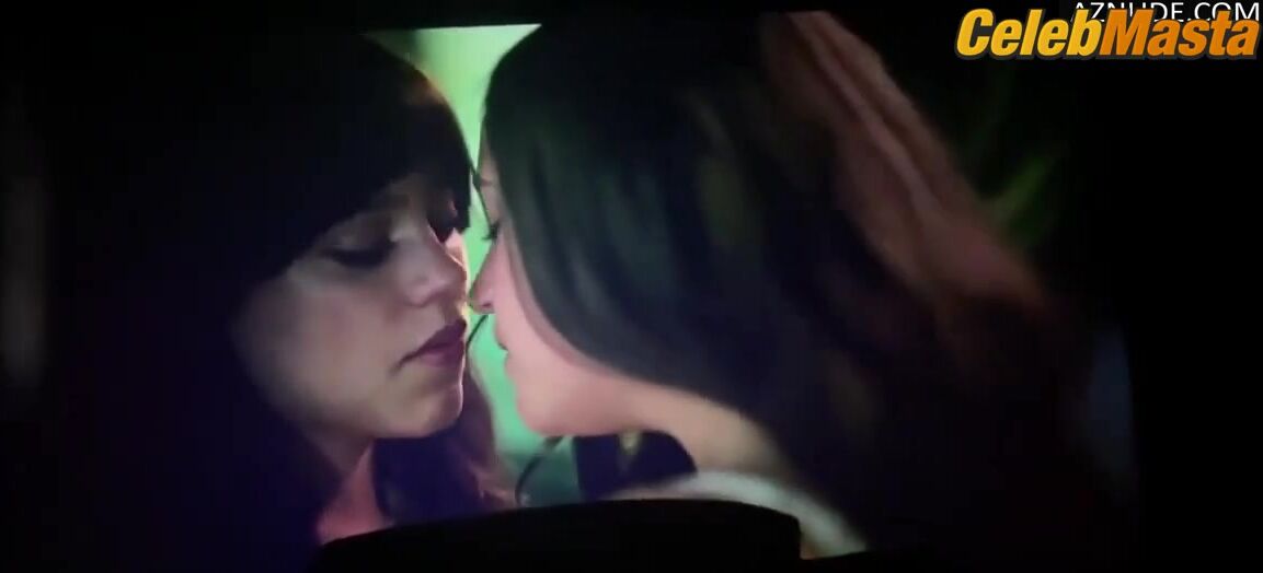Jenna Ortega Lesbian Sex Scene From Miller’s Girl - Photo 1 of 5 photo 3