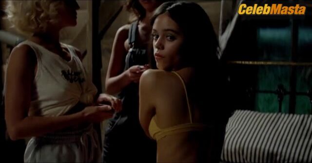 Jenna Ortega Underwear Scene From X - Photo 3 of 5