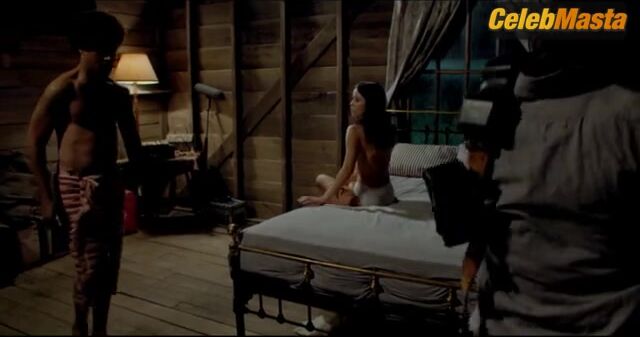 Jenna Ortega Underwear Scene From X - Photo 3 of 5 photo 4