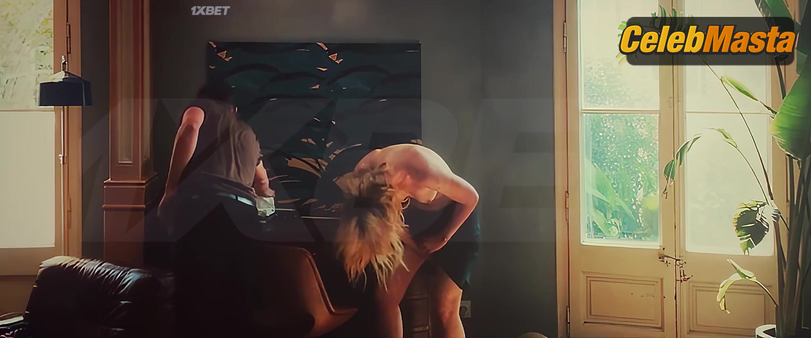 Elle Fanning Ass, Tits Scene From Rosebush Pruning - Photo 3 of 5 photo 4
