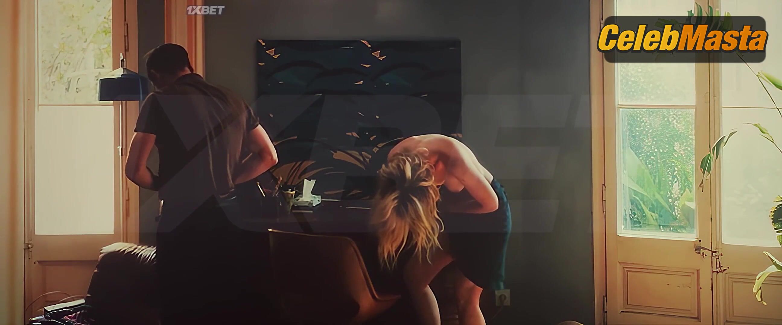 Elle Fanning Ass, Tits Scene From Rosebush Pruning - Photo 3 of 5 photo 5