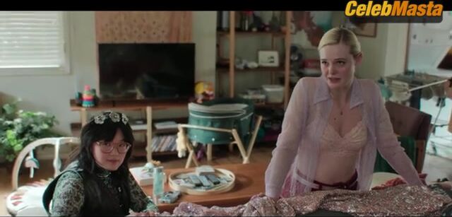 Elle Fanning Tits, Prosthetic Scene From Margo’s - Photo 1 of 5 photo 4