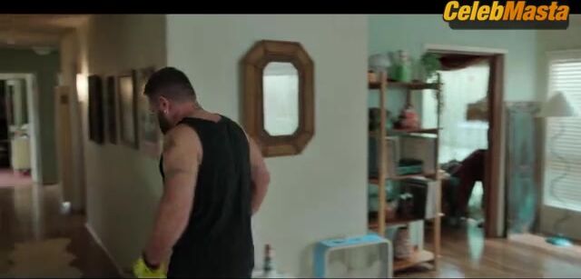 Elle Fanning Tits, Prosthetic Scene From Margo’s - Photo 1 of 5 photo 5