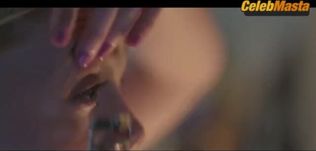 Elle Fanning Tits, Prosthetic Scene From Margo’s - Photo 3 of 5 photo 4
