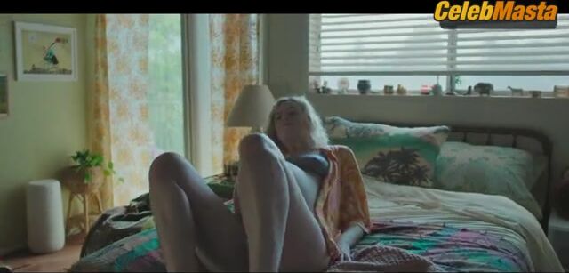 Elle Fanning Tits, Prosthetic Scene From Margo’s - Photo 3 of 5