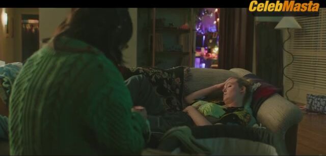 Elle Fanning Tits, Prosthetic Scene From Margo’s - Photo 1 of 5 photo 3