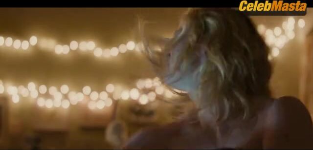 Elle Fanning Tits, Prosthetic Scene From Margo’s - Photo 1 of 5 photo 4