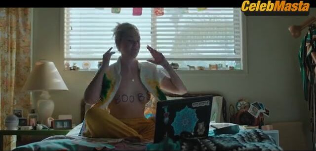 Elle Fanning Tits, Prosthetic Scene From Margo’s - Photo 1 of 5 photo 3