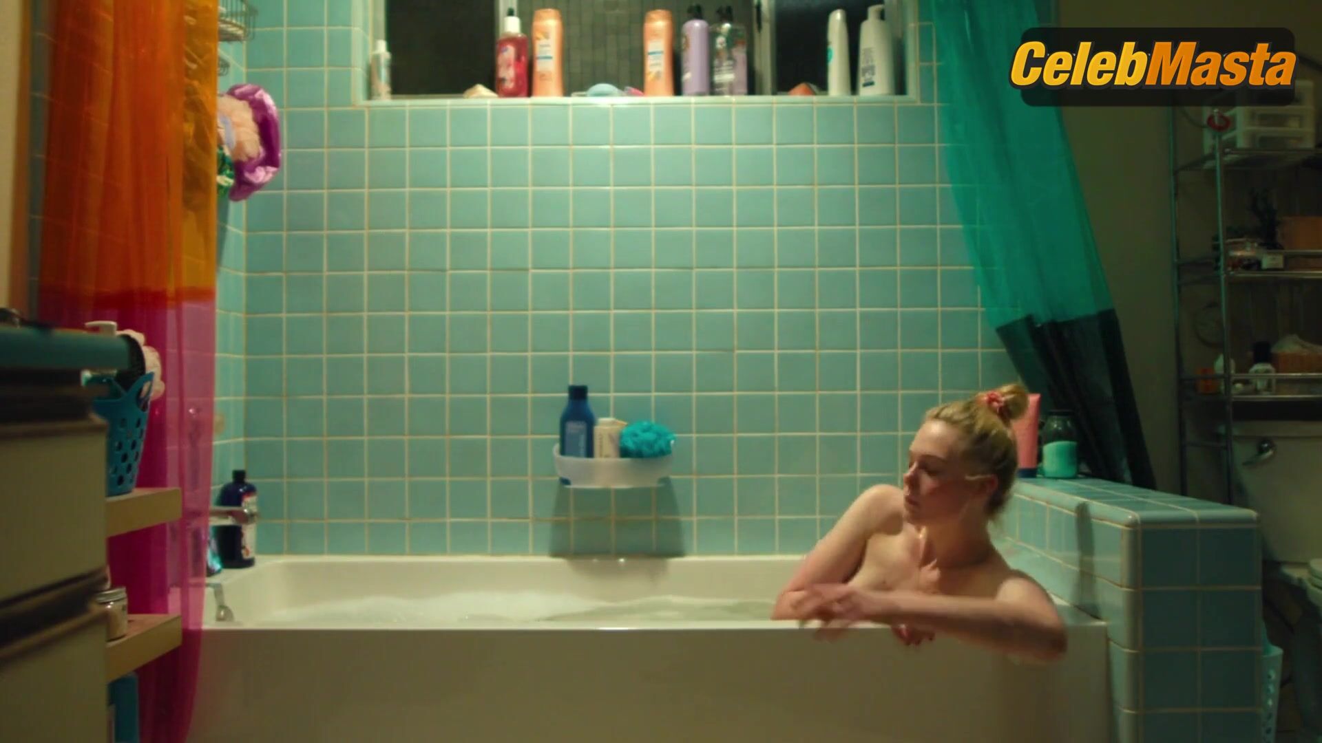 Elle Fanning Tits Scene From Margo’s Got Money - Photo 1 of 5 photo 2