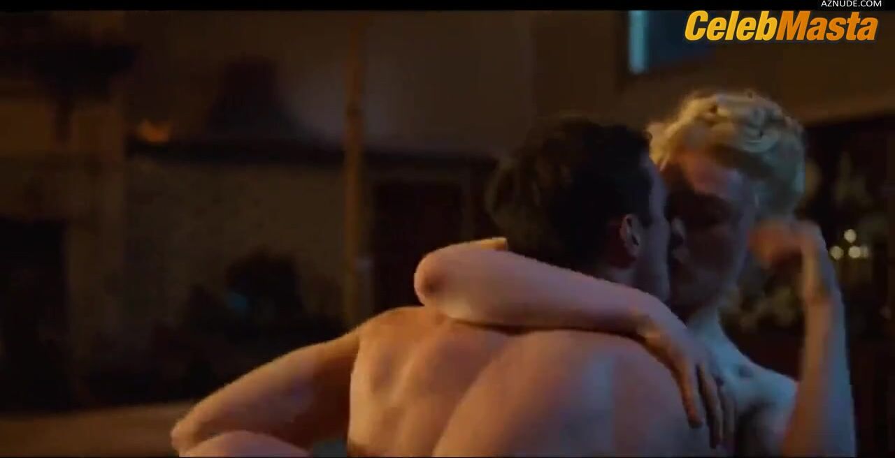 Elle Fanning ’s Sexy Scene From The Great - Photo 1 of 5 photo 2