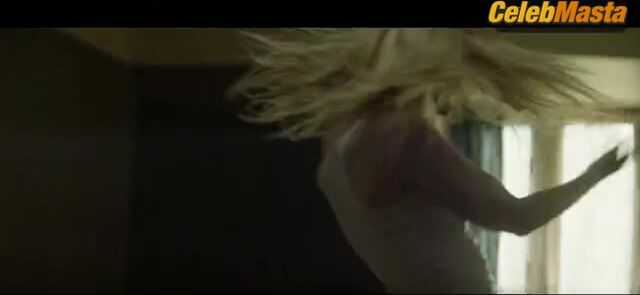 Elle Fanning ’s Sexy Scene From Teen Spirit - Photo 2 of 5 photo 3
