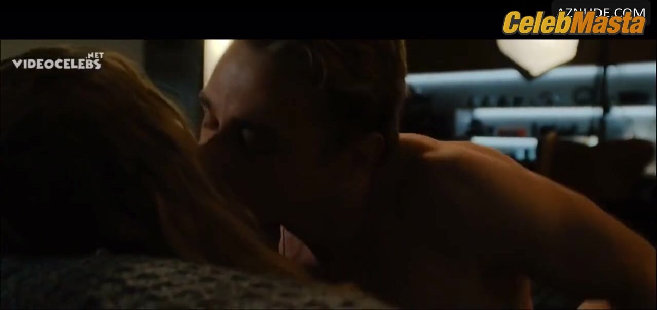 Natasha Liu Bordizzo Sydney Sweeney And Lesbian, Booty Scene From - Photo 1 of 5 photo 5
