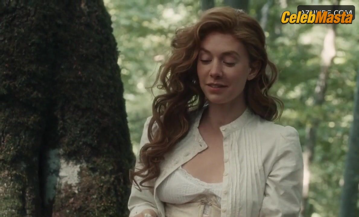 Katherine Waterston Vanessa Kirby And ’s Lesbian Scene - Photo 1 of 5 photo 3
