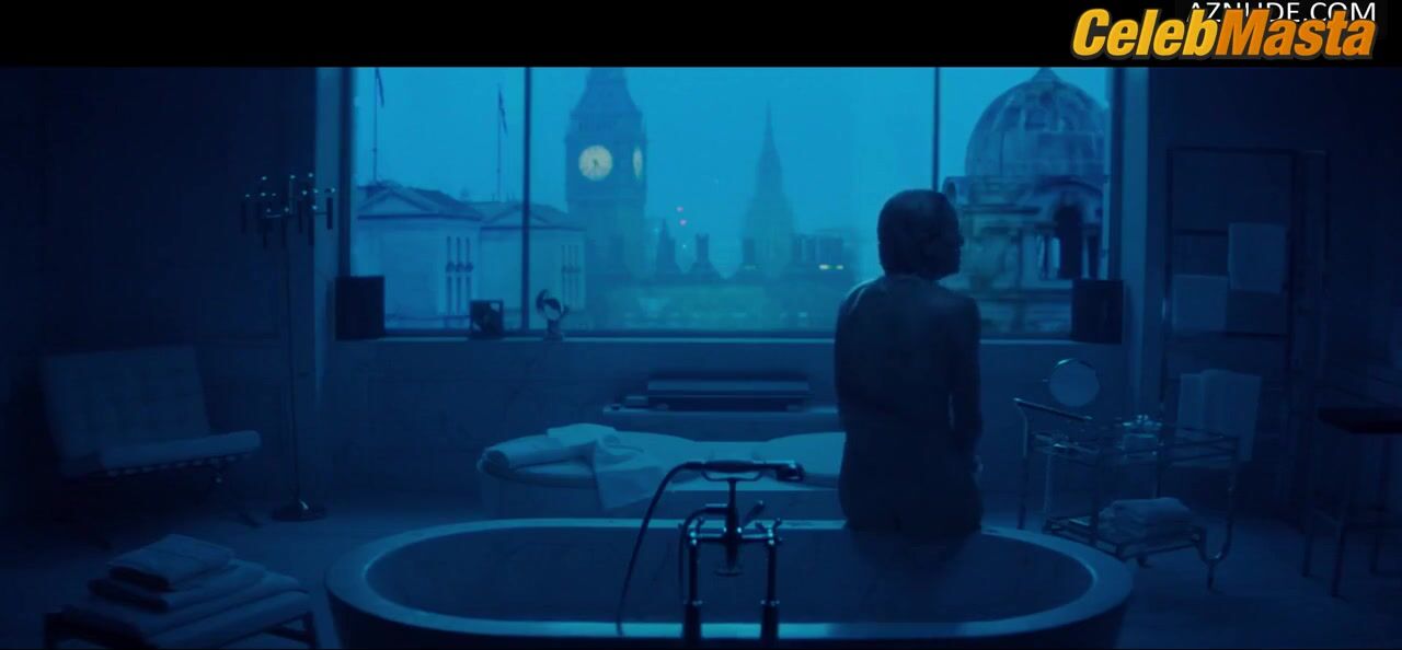 Charlize Theron Lesbian, Booty Scene From Atomic Blonde - Photo 2 of 5