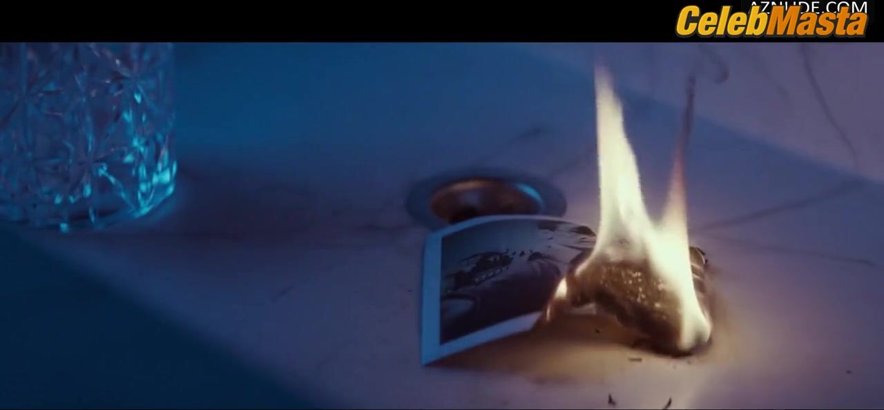 Charlize Theron Lesbian, Booty Scene From Atomic Blonde - Photo 2 of 5 photo 3