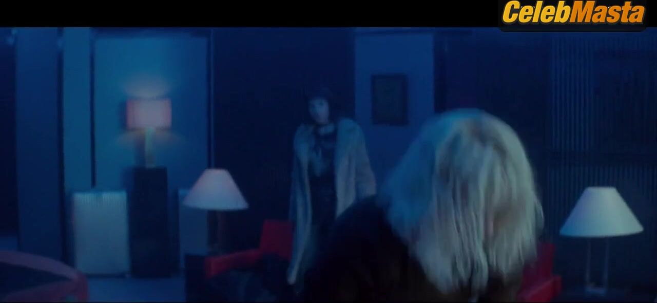 Charlize Theron ’s Underwear Scene From Atomic Blonde - Photo 2 of 5 photo 4