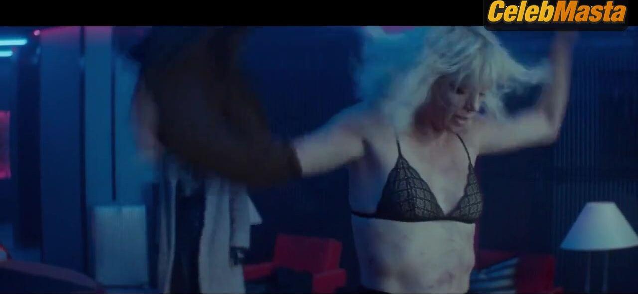 Charlize Theron ’s Underwear Scene From Atomic Blonde - Photo 2 of 5 photo 5