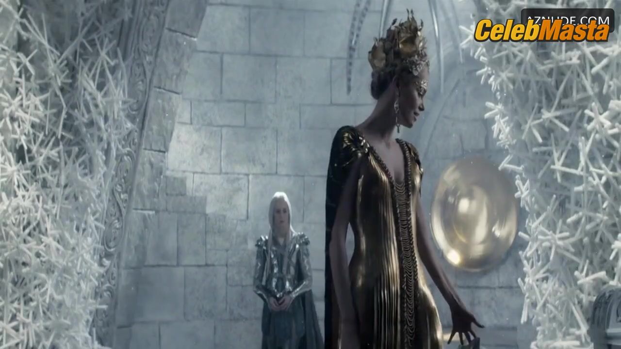 Charlize Theron ’s Sexy Scene From The Huntsman - Photo 1 of 5 photo 5