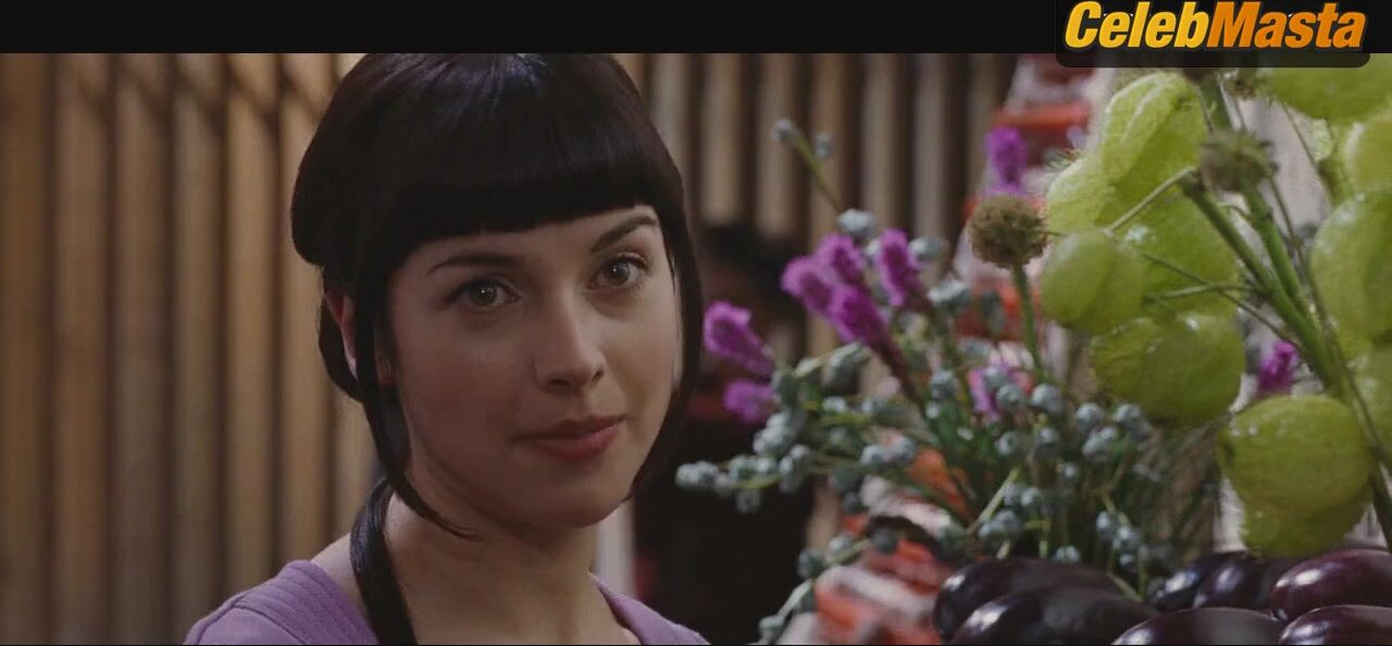 Charlize Theron ’s Tits Scene From Aeon Flux - Photo 1 of 5 photo 3