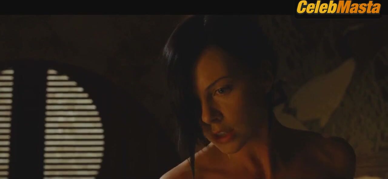 Charlize Theron ’s Tits Scene From Aeon Flux - Photo 1 of 5 photo 4