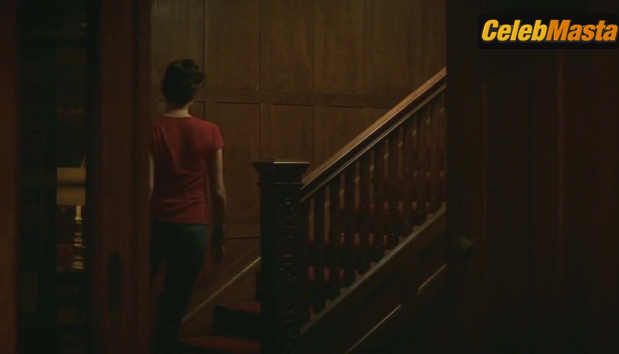 Charlize Theron Sexy Scene From The Yards - Photo 2 of 5