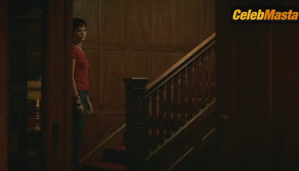 Charlize Theron Sexy Scene From The Yards - Photo 2 of 5 photo 3