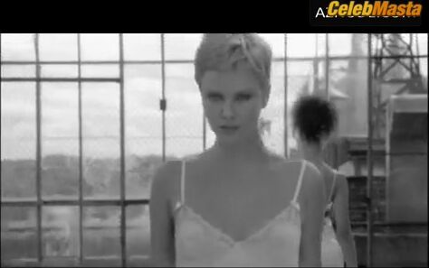 Charlize Theron Sexy Scene From Celebrity - Photo 3 of 5 photo 4