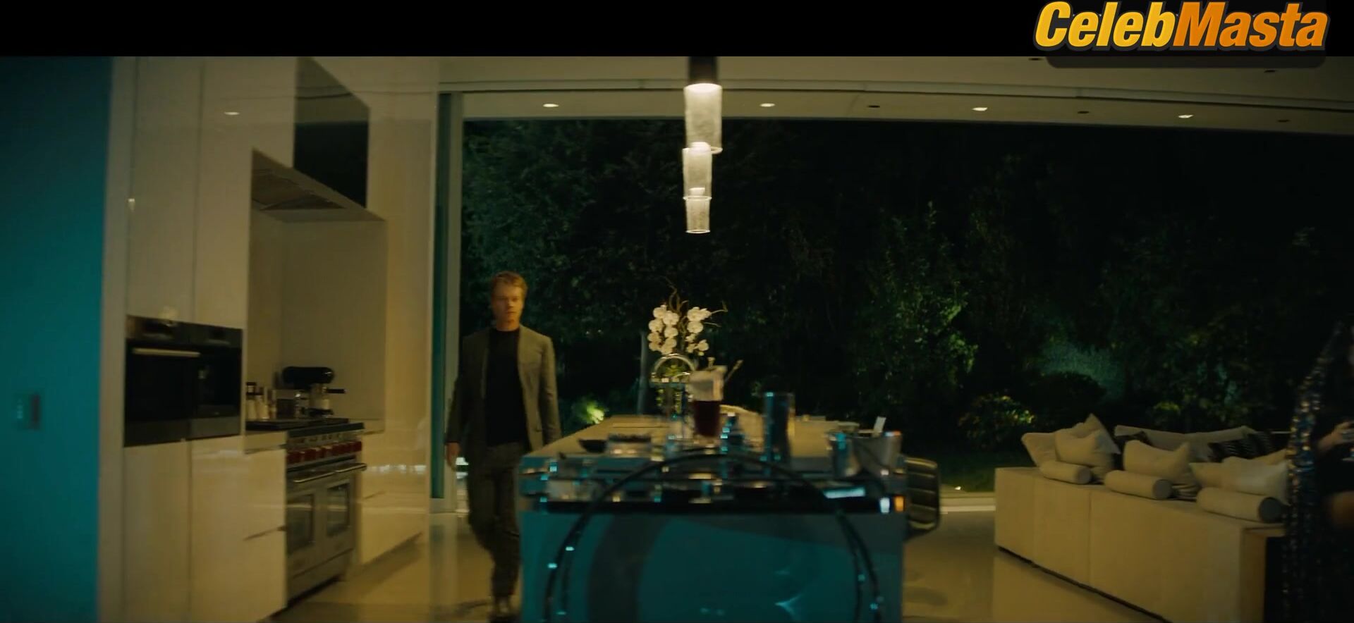 Megan Fox And Sydney Sweeney Sexy Scene From Night - Photo 2 of 5