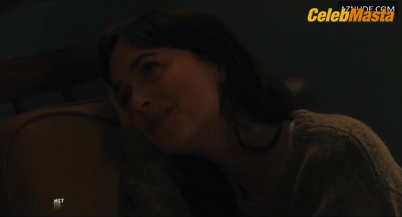 Dakota Johnson Hot Scene In Cha Cha Real Smooth - Photo 2 of 5