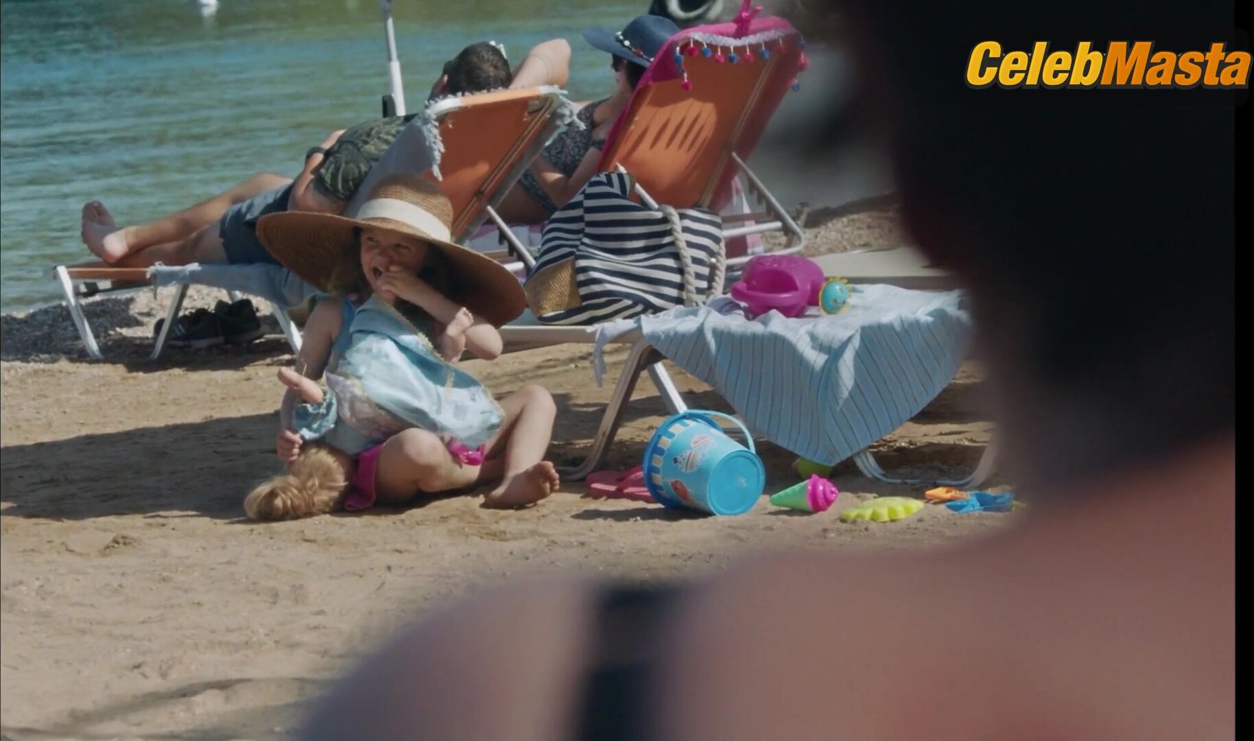 Dakota Johnson Steamy Scene In The Lost Daughter - Photo 2 of 5 photo 4