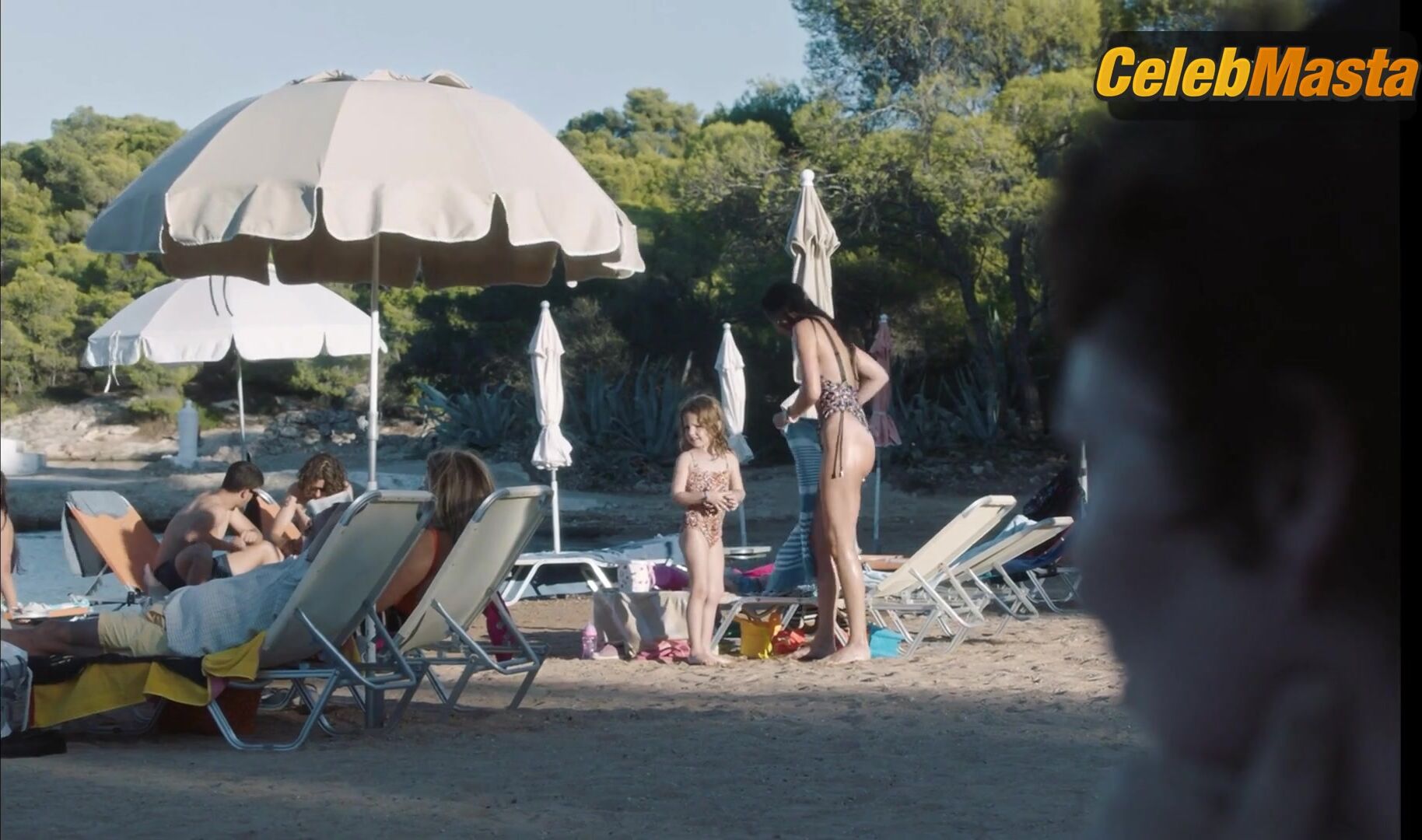 Dakota Johnson ’s Hot Scene In The Lost Daughter - Photo 2 of 5 photo 4