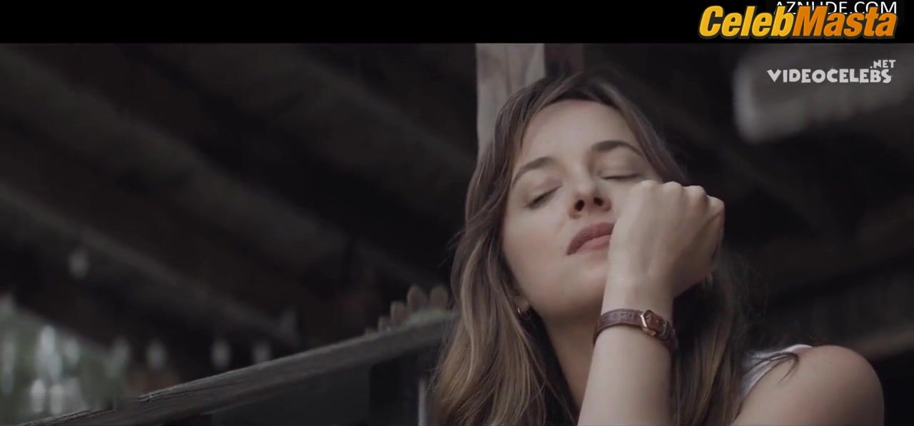 Dakota Johnson Hot Scene In The Peanut Butter Falcon - Photo 2 of 5 photo 5