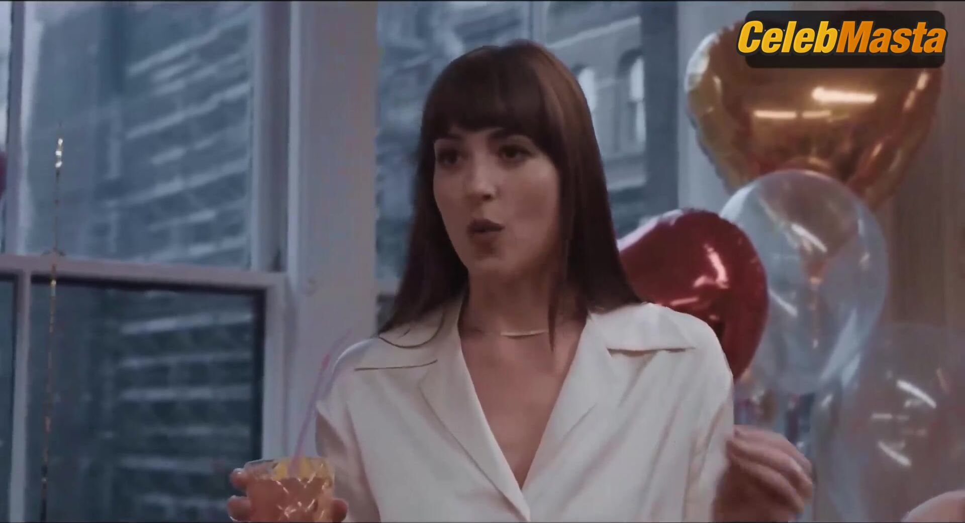 Dakota Johnson ’s Hot Scene In The Tonight Show - Photo 1 of 5 photo 5