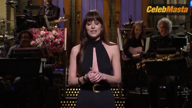Dakota Johnson ’s Hot Scene In Saturday Night Live - Photo 5 of 5