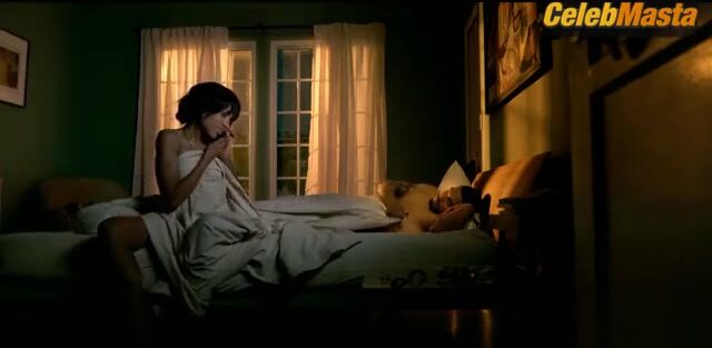 Kerry Washington ’s Sexy Scene From Imperfect Women - Photo 2 of 5