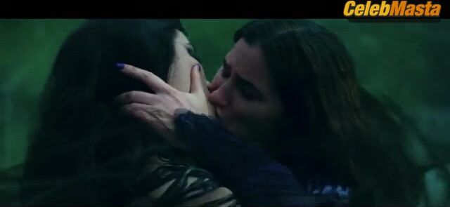 Aubrey Plaza Kathryn Hahn And Lesbian Sex Scene From - Photo 1 of 5 photo 3