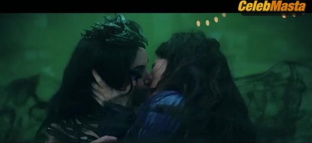 Aubrey Plaza Kathryn Hahn And Lesbian Sex Scene From - Photo 1 of 5 photo 5