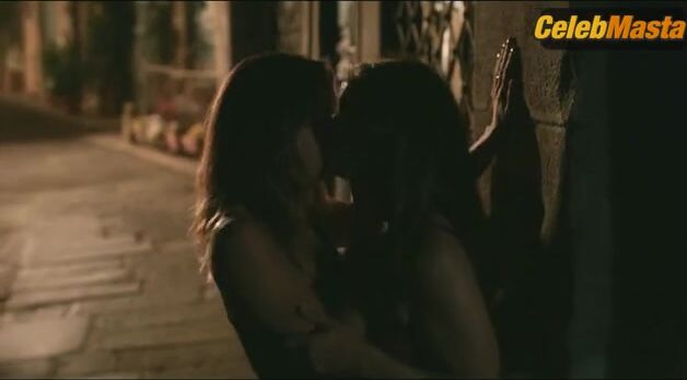 Alison Brie And Aubrey Plaza’s Lesbian Scene From - Photo 1 of 5 photo 3