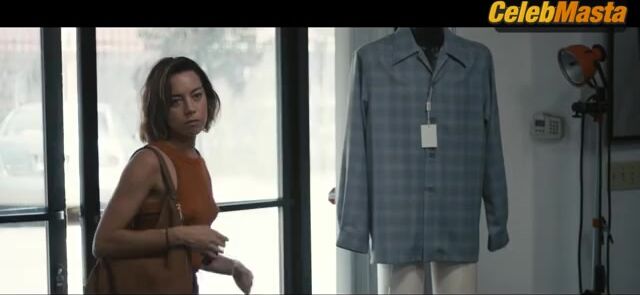 Aubrey Plaza ’s Hot Scene From Emily The Criminal - Photo 1 of 5 photo 2