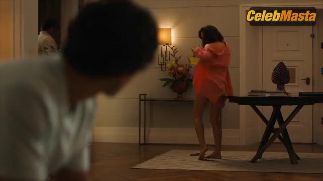 Aubrey Plaza Swimsuit, Tits Scene From The White Lotus - Photo 4 of 5 photo 2