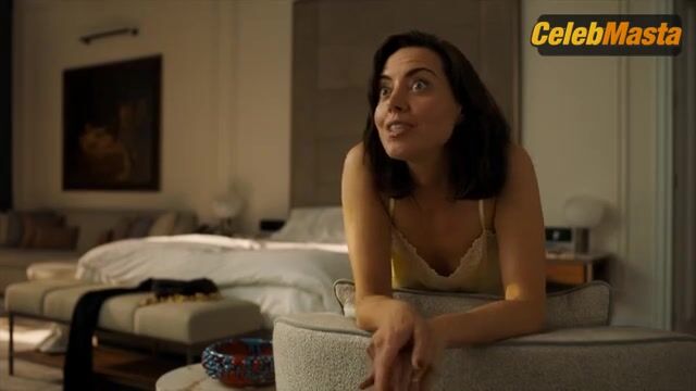 Aubrey Plaza ’s Sexy Scene From The White Lotus - Photo 4 of 5 photo 5
